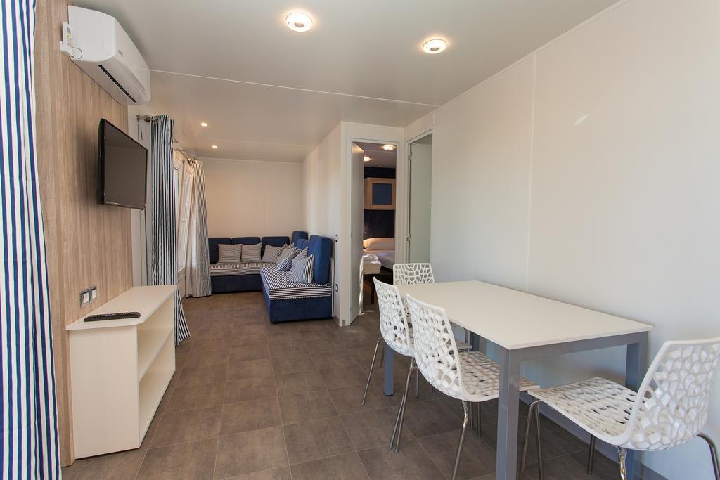 Mobile Homes And Apartments St,Denis Punat Exterior photo